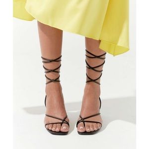 Urban Outfitters Alexa Strappy Sandal Size 7